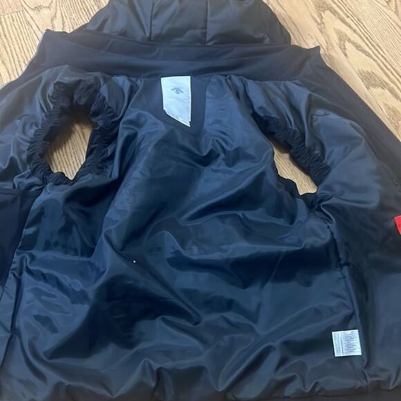 DESCENTE STELLA PERFORMANCE BLACK HOODED LUXURY VEST SIZE 12 - Picture 11 of 14